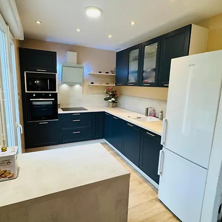 Nacre, Maison Avec Piscine Proche Vakantiehuis Hermanville-sur-Mer