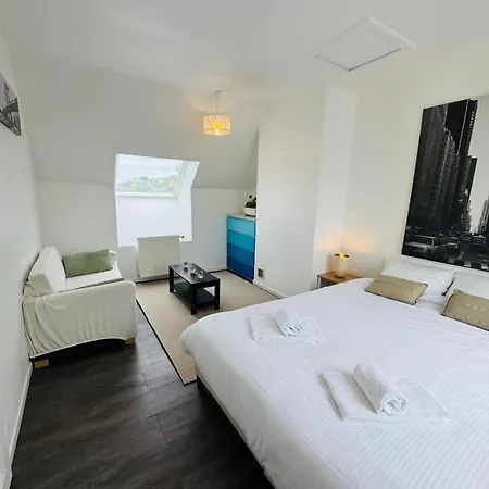 Nacre, Maison Avec Piscine Proche Vakantiehuis *