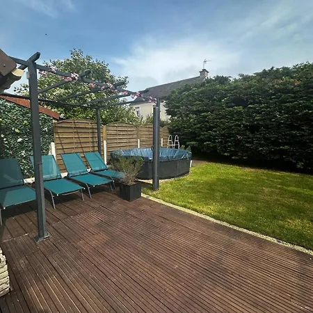 Nacre, Maison Avec Piscine Proche Vakantiehuis