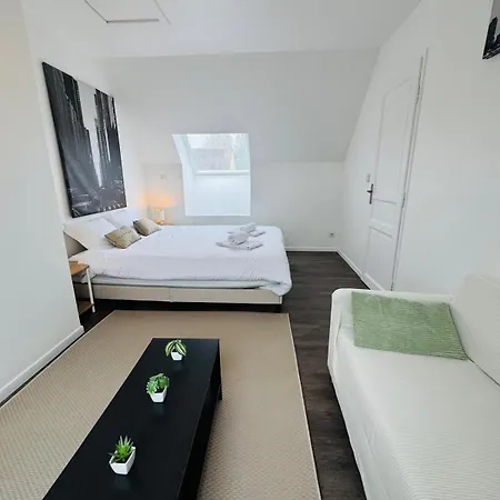 Nacre, Maison Avec Piscine Proche *