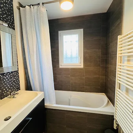 Nacre, Maison Avec Piscine Proche *